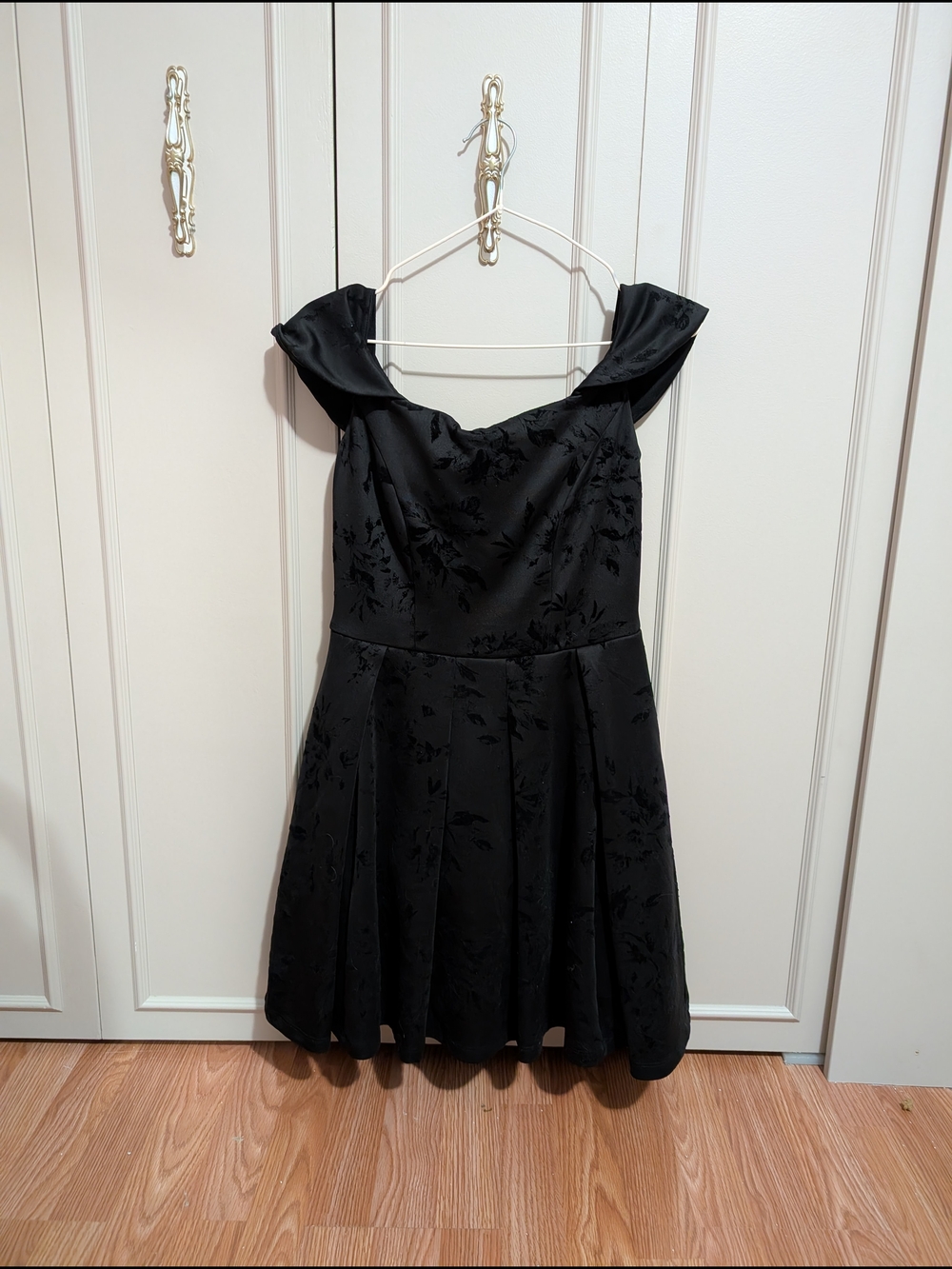 Emerald Sundae Off-Shoulder Dress